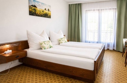 Strass im Attergau Bed & Breakfast | Zimmer Tradition 2 - Gasthof Zum Stampf