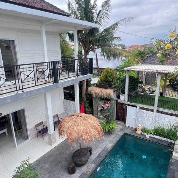 private room with bigger size room, near central canggu, 10minute to the beach in badung
