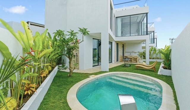 3BR Private Pool Villa in Nusa Dua Near Pandawa Beach in Kuta Selatan