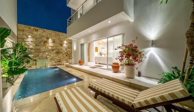 818 Villas - New Modern Designer Canggu Villas with Rooftop and Ricefield Views