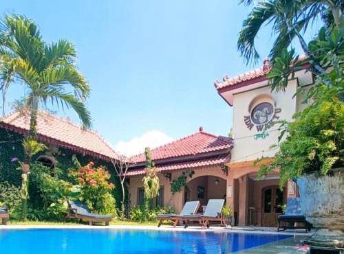 ADA WAKTU Bed & Breakfast