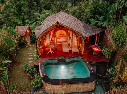 Adi's Bamboo House Sidemen - NYAN BALI in Selat