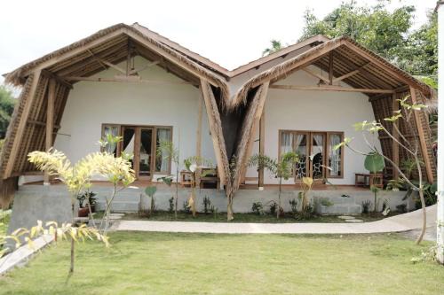 Alora House - Authentic Tetebatu with Village Tours & Cooking