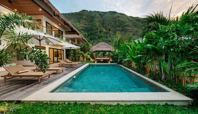 Angin Laut 3BR Exclusive Pool Villa w/Ocean Views
