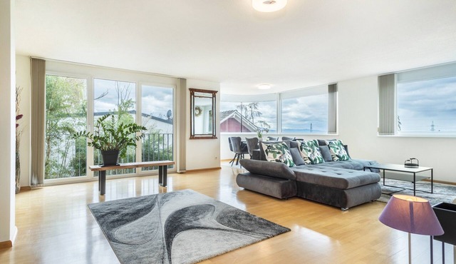 Apartment 'Cocoon Am Schloß Top 2' with Lake View, Wi-Fi and Air Conditioning in Lochau