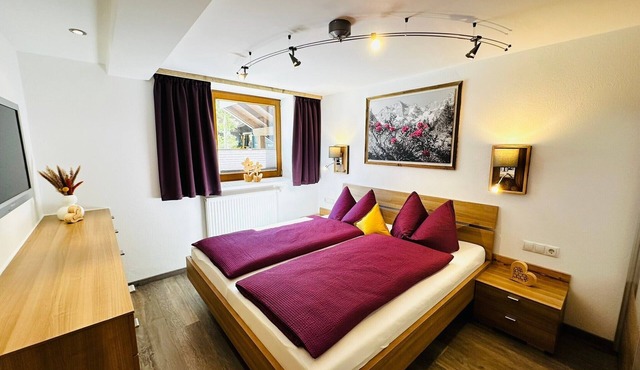 Apartment 'Haus Marchegg - Granat' with Mountain View, Balcony and Wi-Fi in Tux