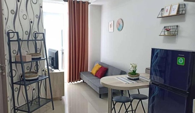 Apt Vasanta Inopark 1 BR Lnd4 dgn Infinity Pool, Onsen dan Netflix in Jarakasta