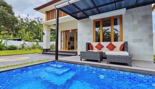 Bali Lovina Karuna Villa with Garden 5 min to the beach