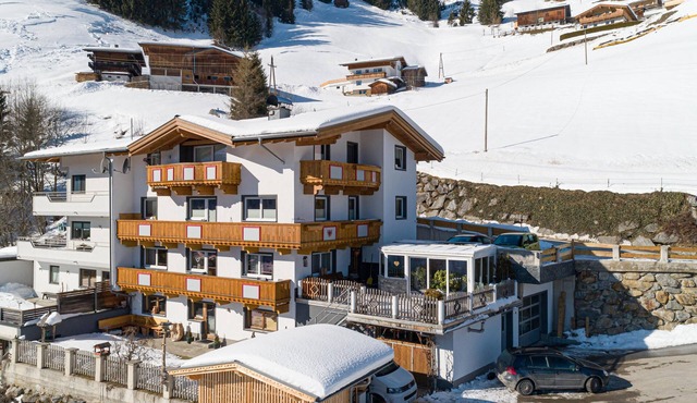Beautiful apartment close to the ski area in Hippach-Schwendberg