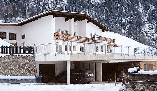 Beautiful apartment for 5 guests with WIFI, TV and balcony in Unterastlehn