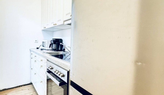 Beautiful Room with Shared Spaces, Near Belvedere in Wien