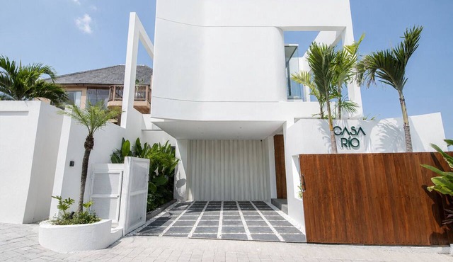 Casa Rio-Beautiful 3br Villa center Seminyak in Kuta Utara