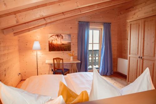Chalet im Grünen in Seenähe in Trimmelkam
