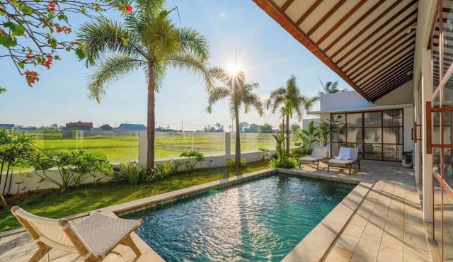 Charming Villa with Rice Field & Mountain Views