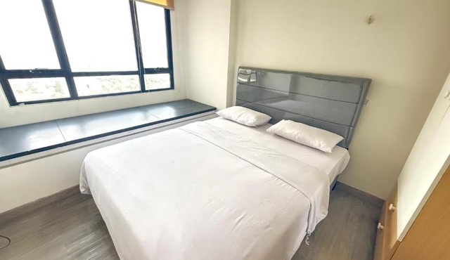 Collins Boulevard Apartment By Livi in Pakulonan Tiga