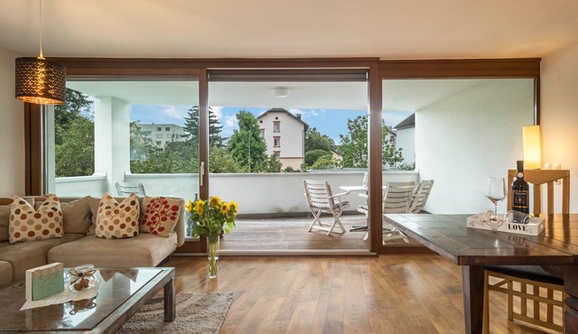Comfortable Holiday Apartment "Felix" with Balcony, Wi-Fi & TV in Bregenz