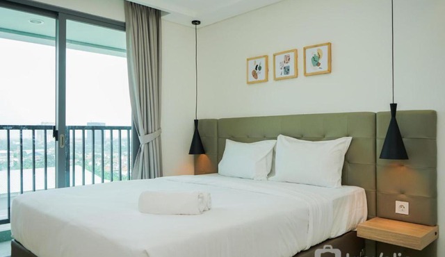Comfy and Minimalist Studio at Embarcadero Bintaro Apartment By Travelio in Jakarta