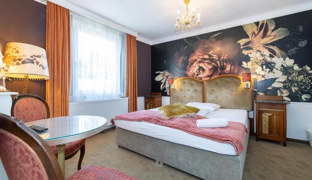 Corso, Zimmer & Cafe, Hotel Garni in Pressbaum