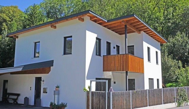 Cosy apartment for 4 people with WIFI, TV, patio and parking in Ried Im Oberinntal