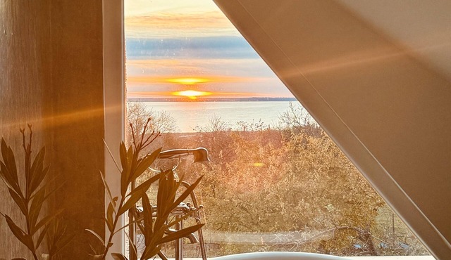 Cosy Quiet Tiny studio with lake views in the suburbs of Balatonalmadi in Balatonalmádi