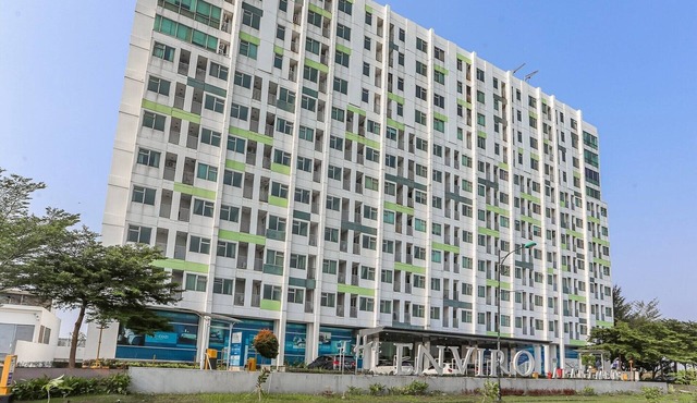 Cozy Double Escape W/Free WiFi and Parking in Bekasi