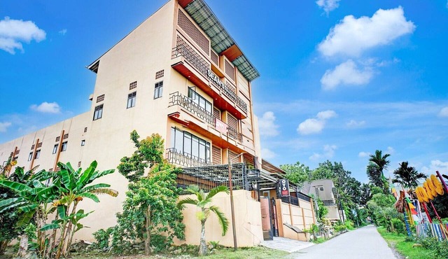 Cozy Double Escape W/Free WiFi and Parking in Medan