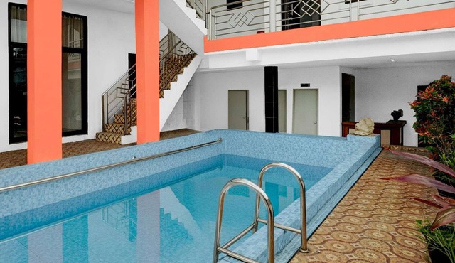 Cozy Double Escape with Free WiFi and Parking in Batu