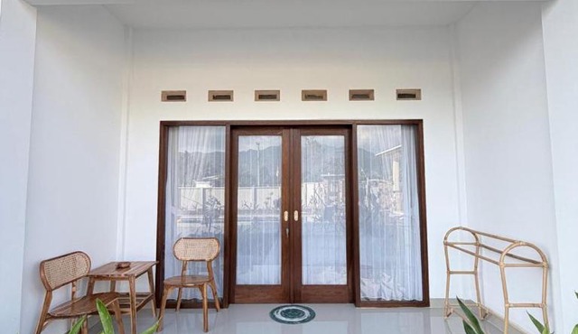 D'Puri Living Room in Pawenang
