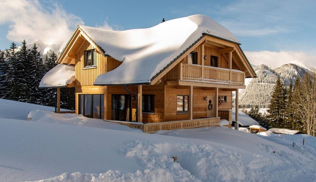 Detached Chalet ski in-ski out with sauna in Hohentauern