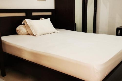 Dinnar Homestay Gayungan Syariah RedPartner in Ngawinan