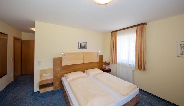 Double room, shower, WC - Landhotel Gasthof Ernst in Neuhaus