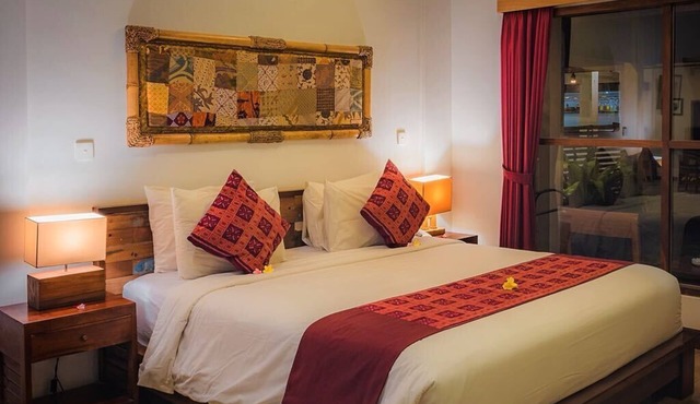 Elegant minimalist room for 2 people near Ubud shared infinity-edge swimmingpool