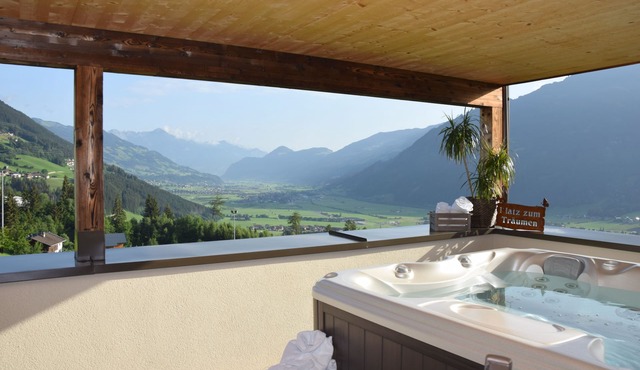 Exclusiv Apartment Bergmahd - SKI in/SKI out, Sauna-Jacuzzi - by "wachterhof" in Kaltenbach