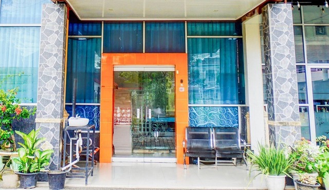 Family Friendly Luxury Suite with Free WiFi in Banda Aceh
