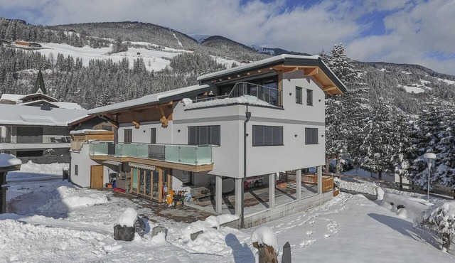 Flat with balcony and view in Neukirchen am Großvenediger