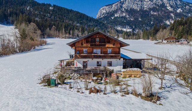 Flat with balcony opposite the ski lift in Itter