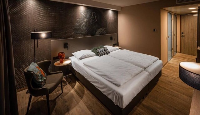 Fresh & Efficient Room, Easy Access to Dining & Attractions in Stuttgart