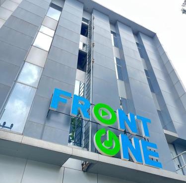 Front One Hotel Gresik