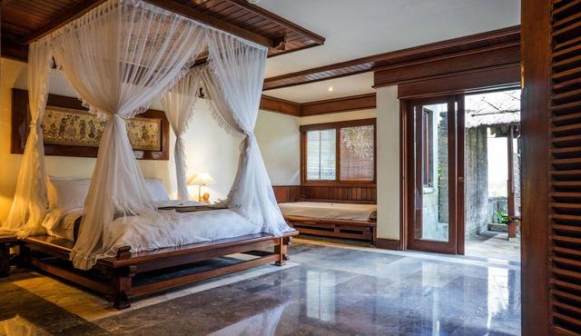 Grand Balisani Suites Hotel