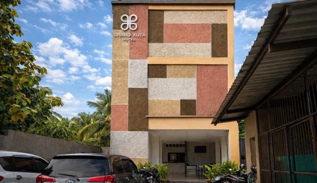 Grand Kuta Hotel Lombok - Pool - 43 inch Google TV - Strong 60Mbps WiFi - New Enhanced Management