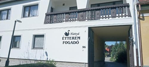 Hattyú Fogadó in Tata