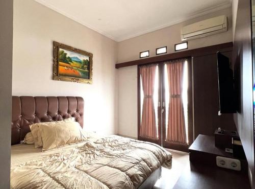Hens Guesthouse Syariah in Gadobangkong