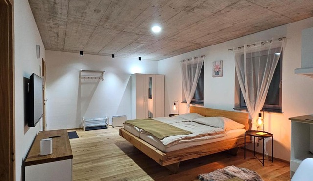 Hoch2 Apartment - Modern, komfortabel & 24h Self-Check-in mit Parkplatz in Mattighofen