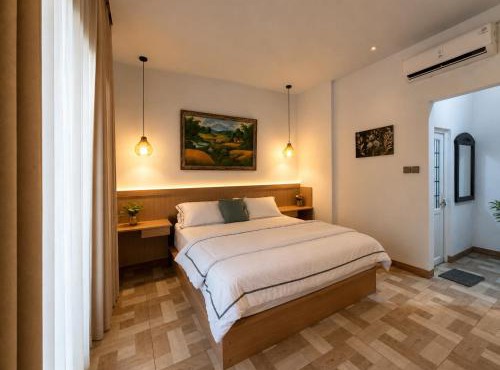 Holi Saren Guest House