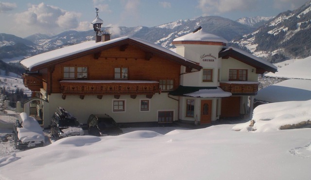 Holiday Apartment "Landhaus Gruber" with Mountain View, Balcony & Wi-Fi in St. Johann im Pongau