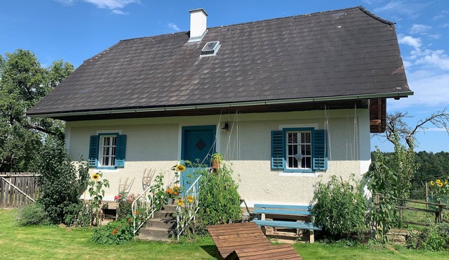 Holiday Home 'Lebenshof Varm - Die Vegane Farm' with Mountain View, Shared Terrace and Wi-Fi in St. Martin i.S.