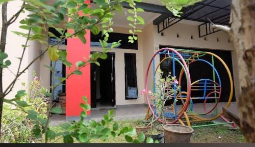 Homely Guest House Tegal in Tegal