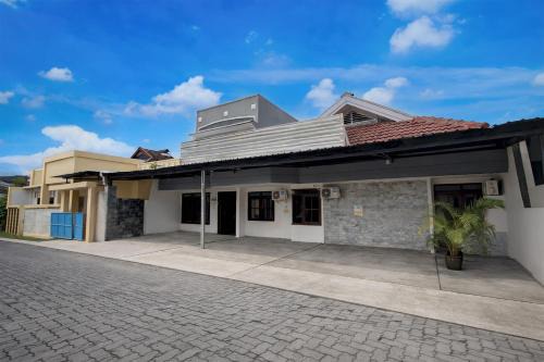 Hotel O AGH 18 in Semarang