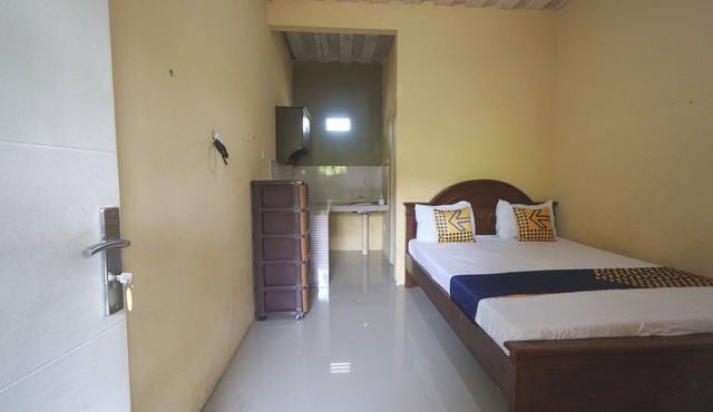 Hotel O Kencana Homestay Syariah Near Masjid AL-BAROKAH Kanyuran in Mojokerto