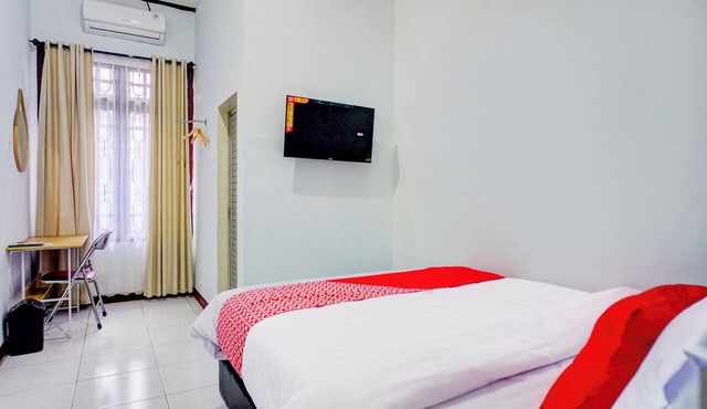 Hotel O Krakatau Near Universitas Muhammadiya Sumatra Utara (UMSU)